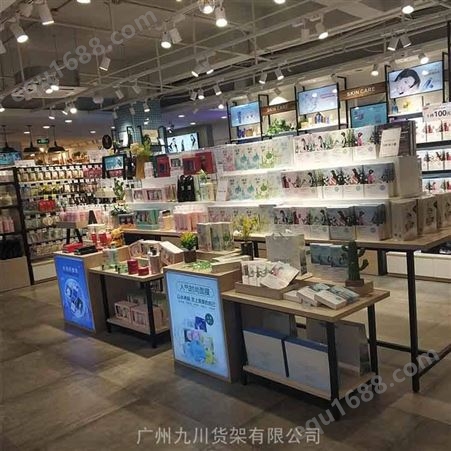 九江伶俐中岛展示架整店设计