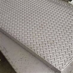 四川成都热轧焊接防滑Q235扁豆形花纹钢板 机械工业建筑加工钢板