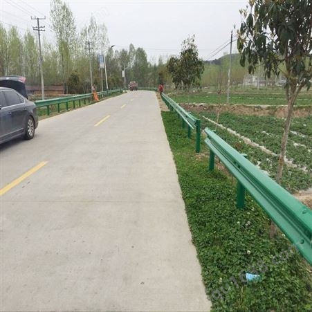 世腾 新疆乡村公路波形护栏厂家 波形钢护栏厂家 高速路波形护栏