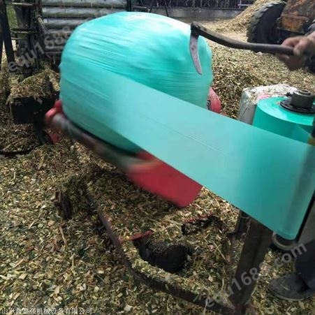 1800米牧草膜 发酵秸秆饲料裹包牧草膜 打捆包膜机 图片