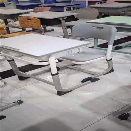 儿童课桌椅 橡木 规格齐全 支持定制