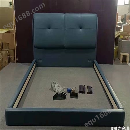 甘肃定西1.8米卧室床 实木真皮软床-曙光家具批发厂家
